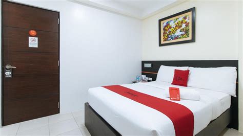 RedDoorz Plus @ Evangelista Street Makati.